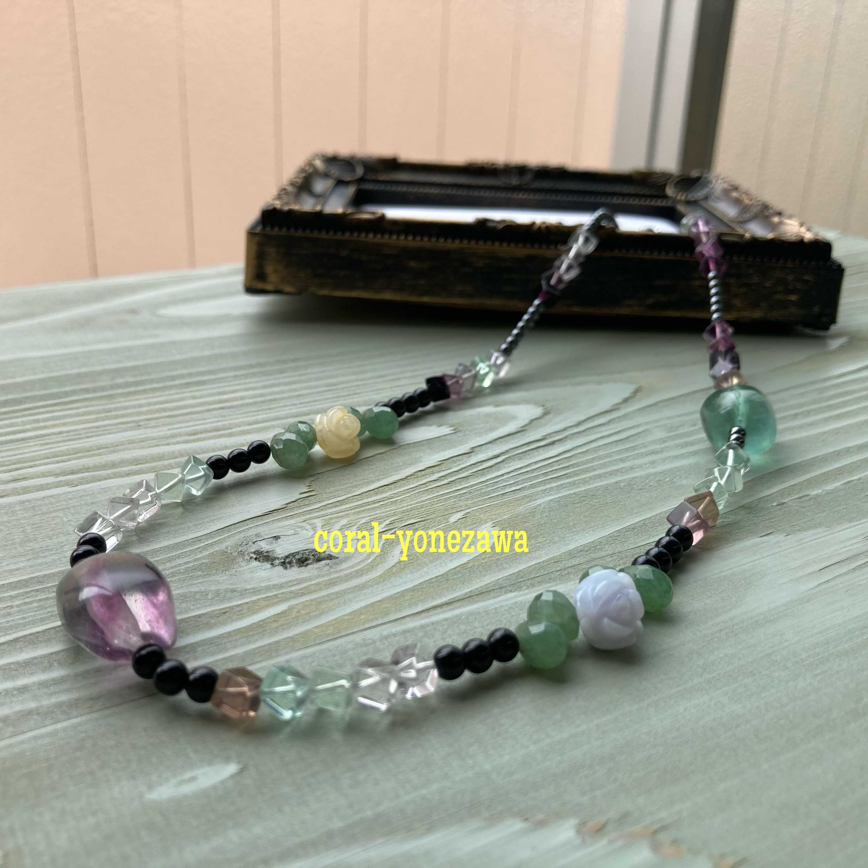 デザインネックレス♪それぞれの素材をミックス〜黒珊瑚.ナチュラルストーン