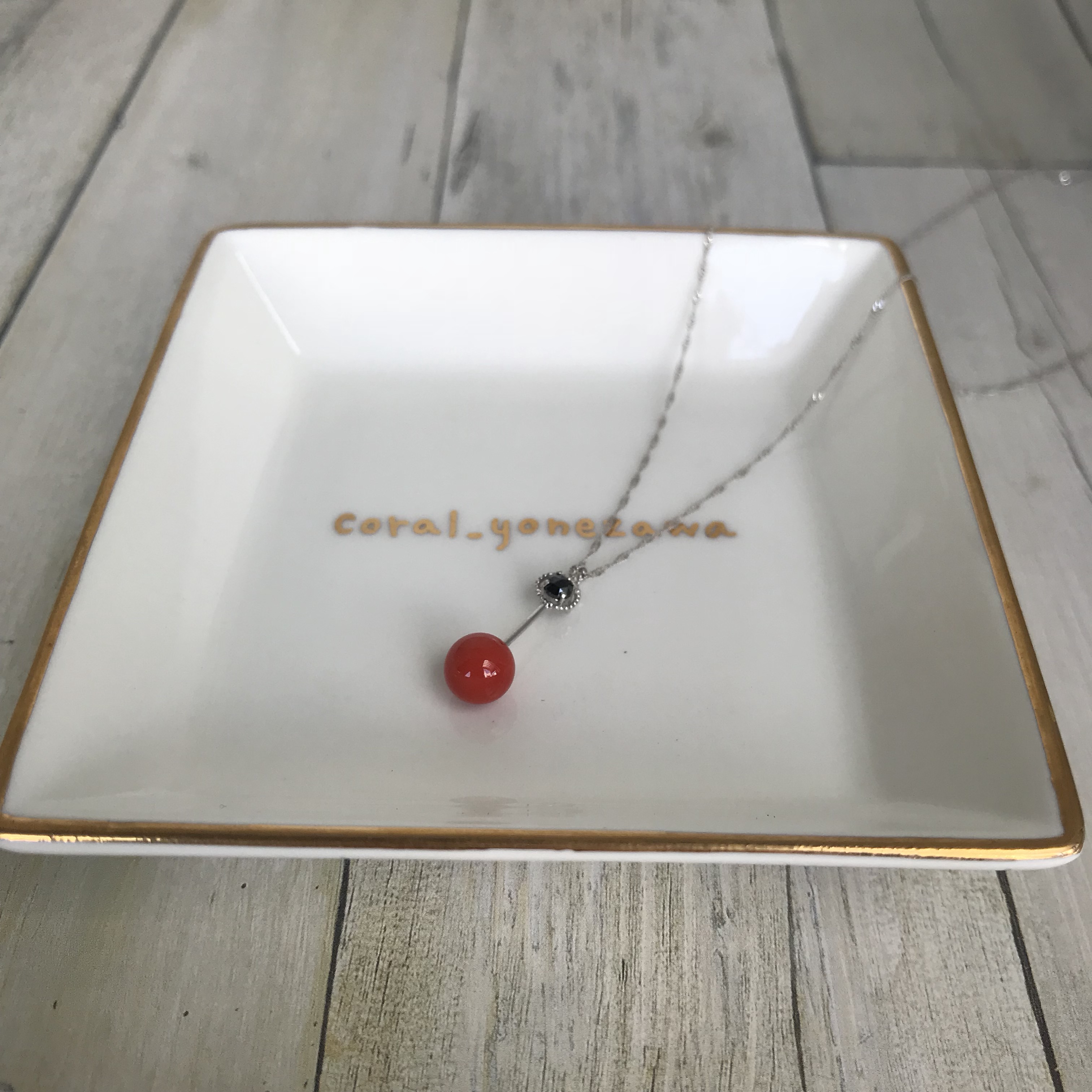赤珊瑚＆ブラックダイヤペンダント