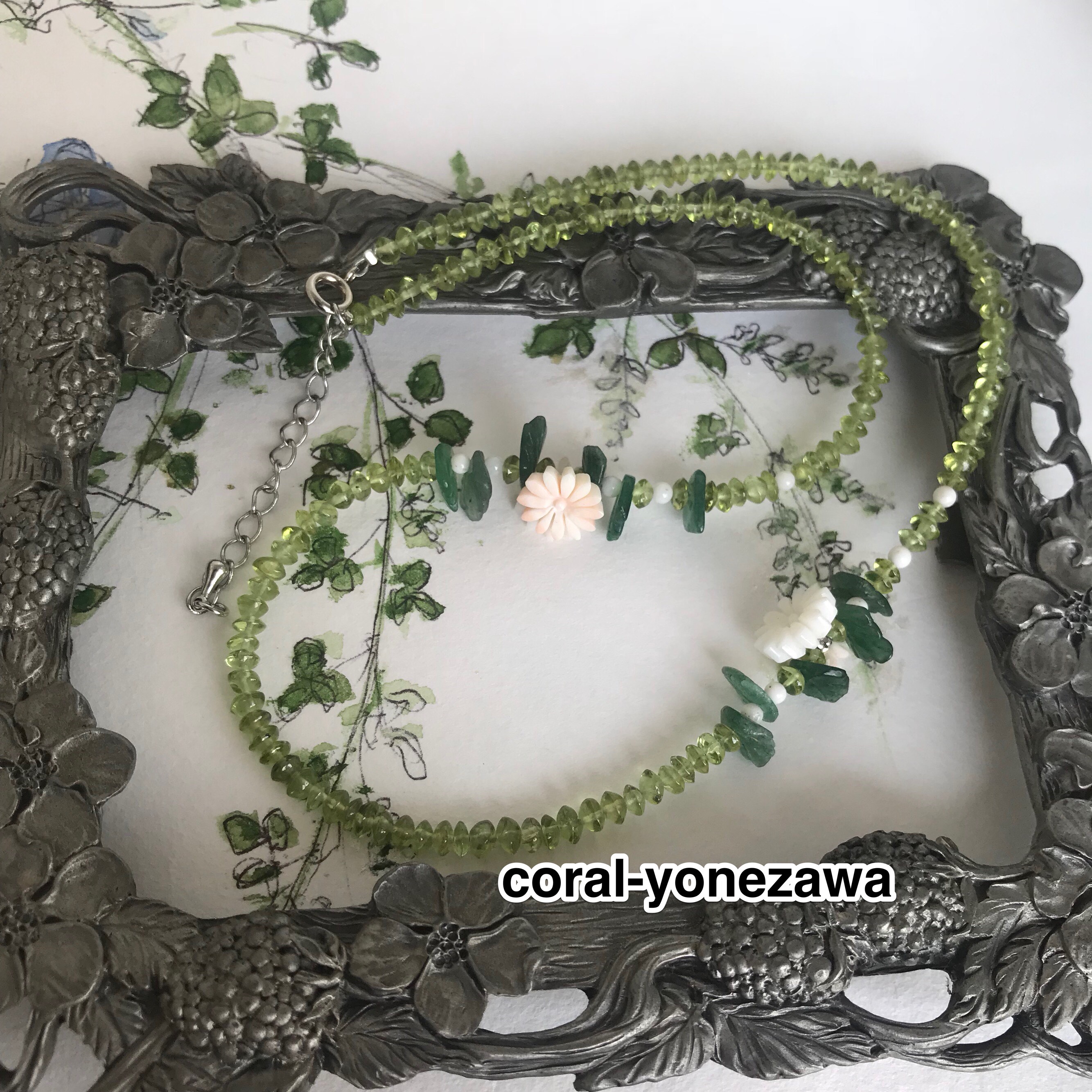 シックになりがちな《秋冬》スタイルにプラスして＊珊瑚ネックレス＊