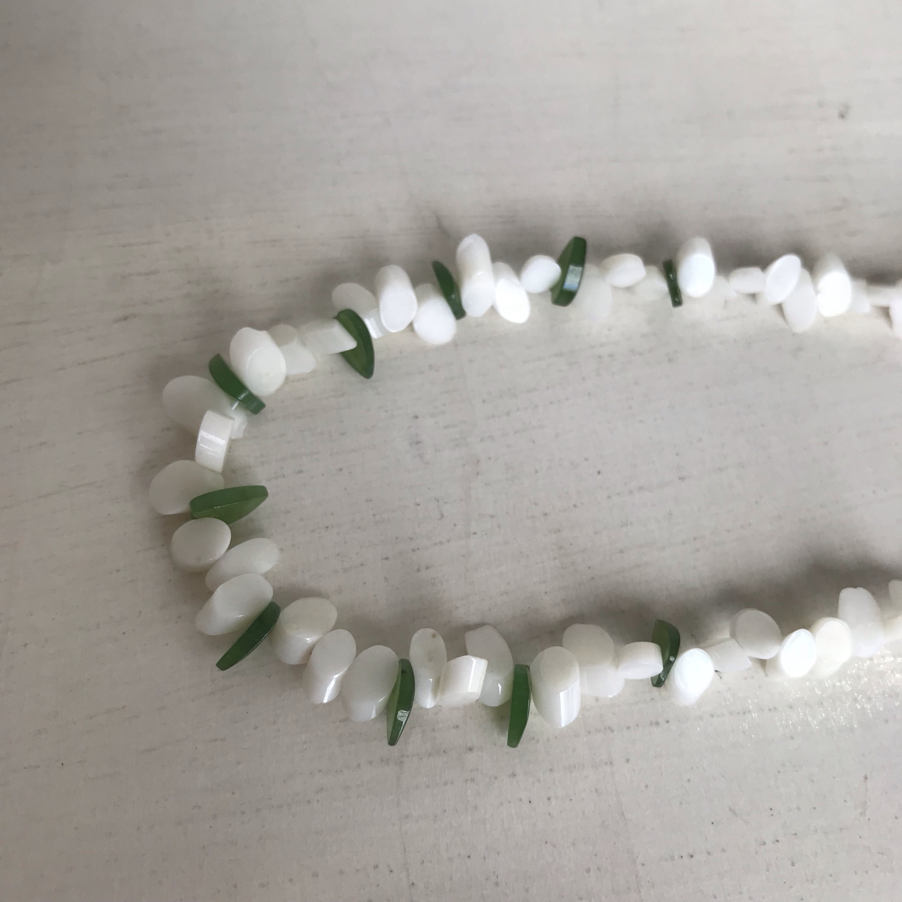 ホワイトcoralネックレス