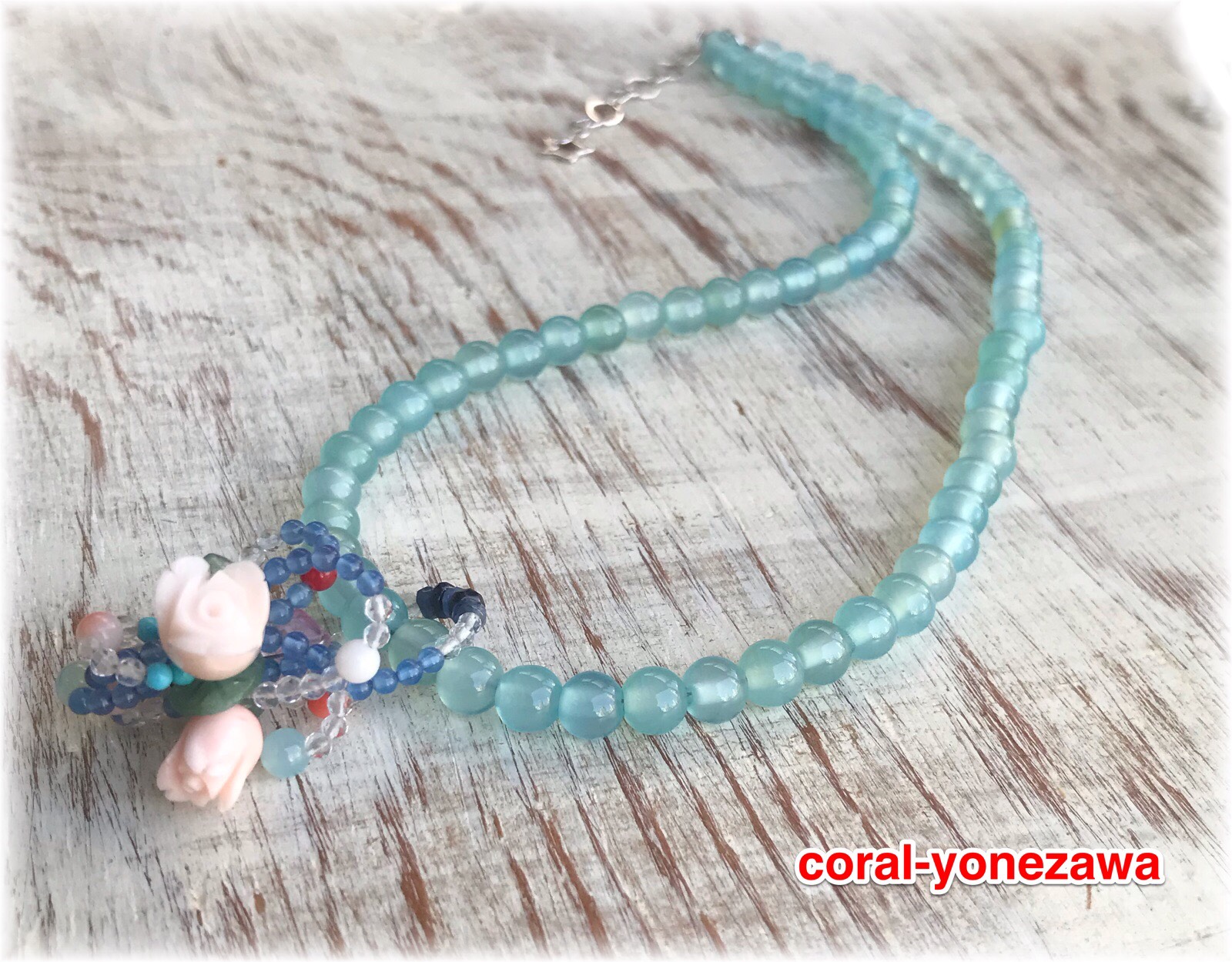 オリジナル品！《7種類の天然石と珊瑚の贅沢ネックレス》