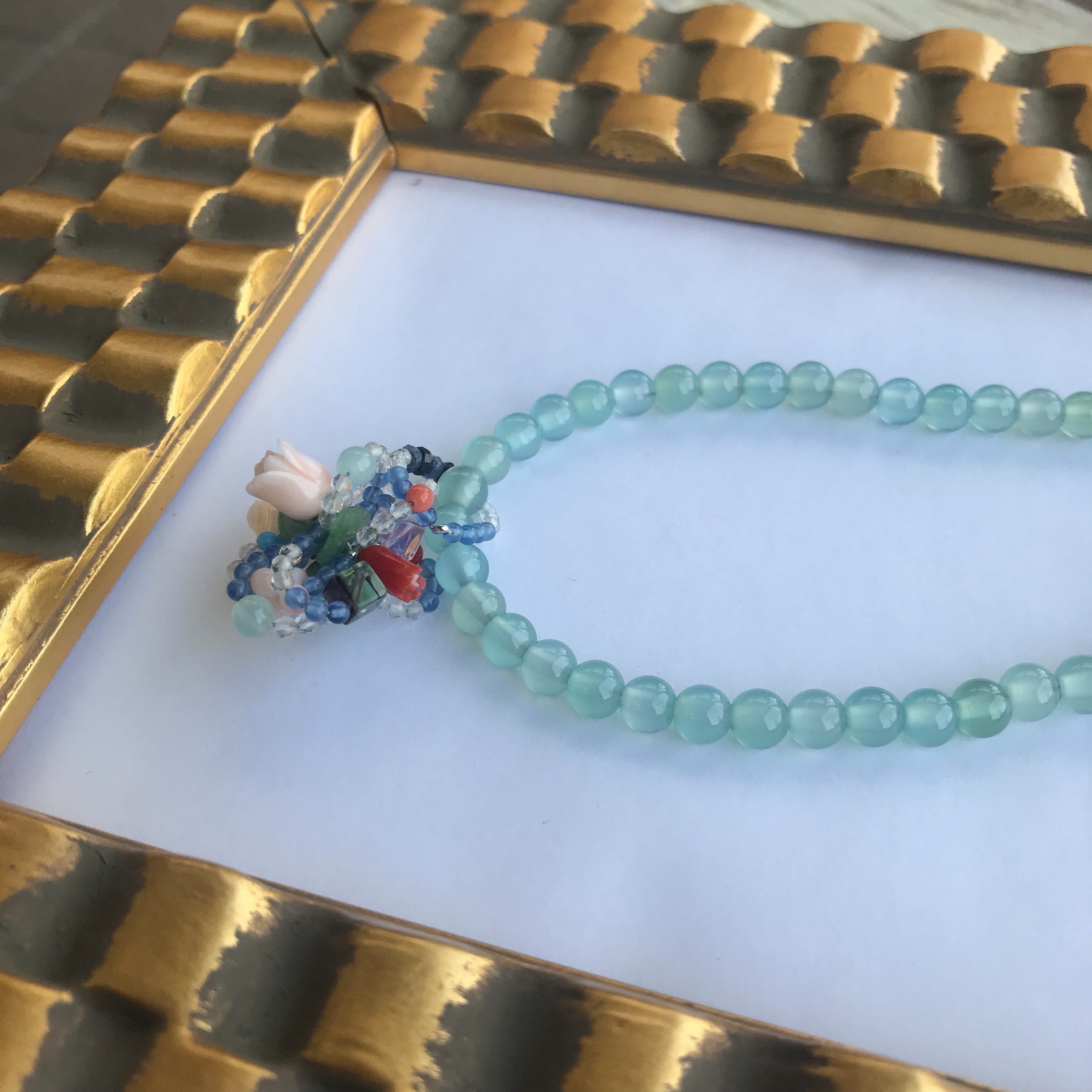 オリジナル品！《7種類の天然石と珊瑚の贅沢ネックレス》