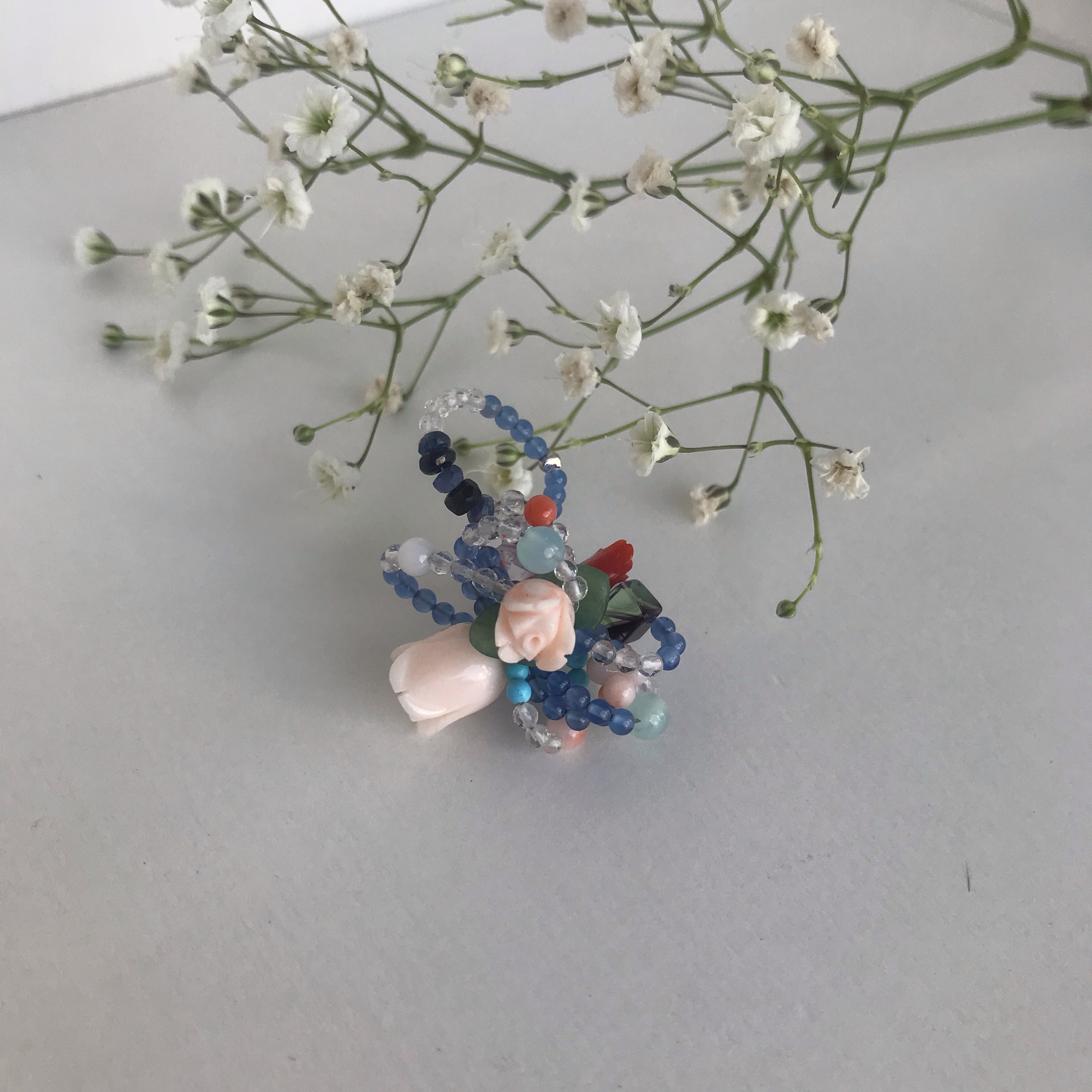 オリジナル品！《7種類の天然石と珊瑚の贅沢ネックレス》