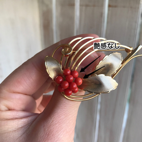 珊瑚の花かごブローチ 珊瑚ブローチ.『花花』サービス品。 ブローチ Mindchiechie 通販