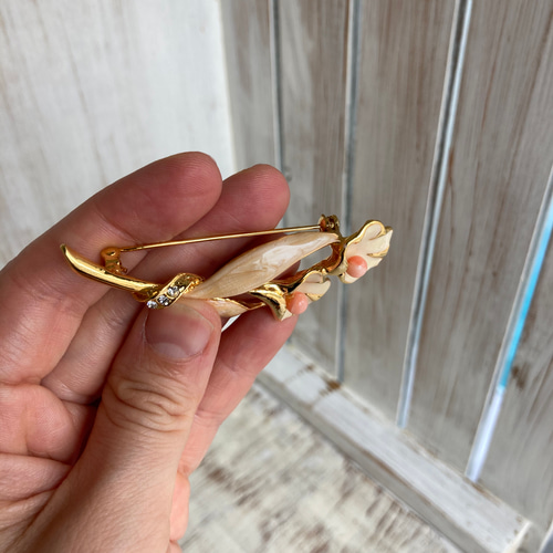 長期持ち越し品の珊瑚ブローチ ブローチ Mindchiechie 通販