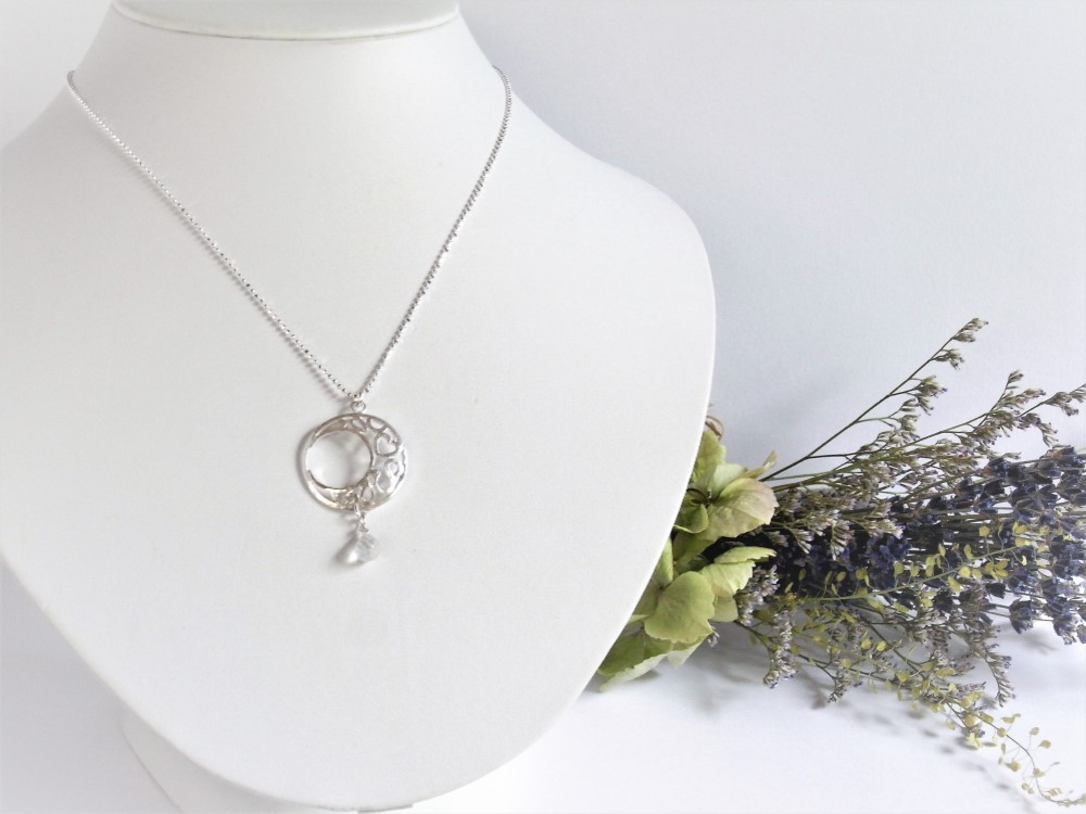 シルバーSV925　月のネックレス