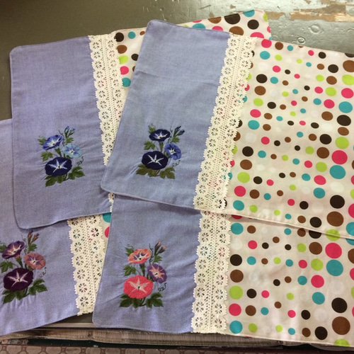 【モロッコ王室御用達】刺繍ランチョンマット＆ポットカバーセット フラワー刺繍のランチョンマット＆ナフキン セット その他