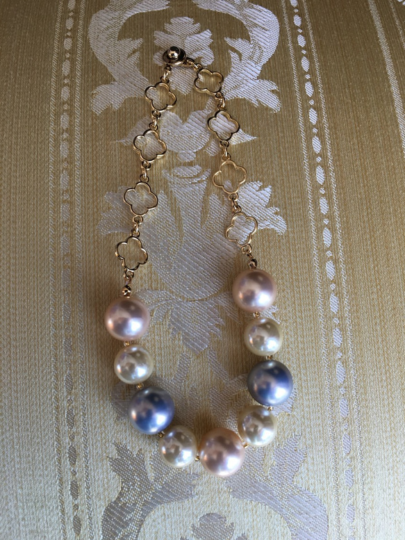 パールのネックレス(お花のチェーン) 2枚目の画像