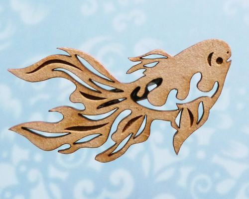 【保障できる】 木製ブローチ［金魚］ ブローチ 老虎小百貨 通販｜Creema アクセサリー