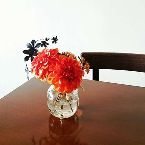 花瓶の水まで超リアル！アーティフィシャルフラワー】 ダリアアレンジ