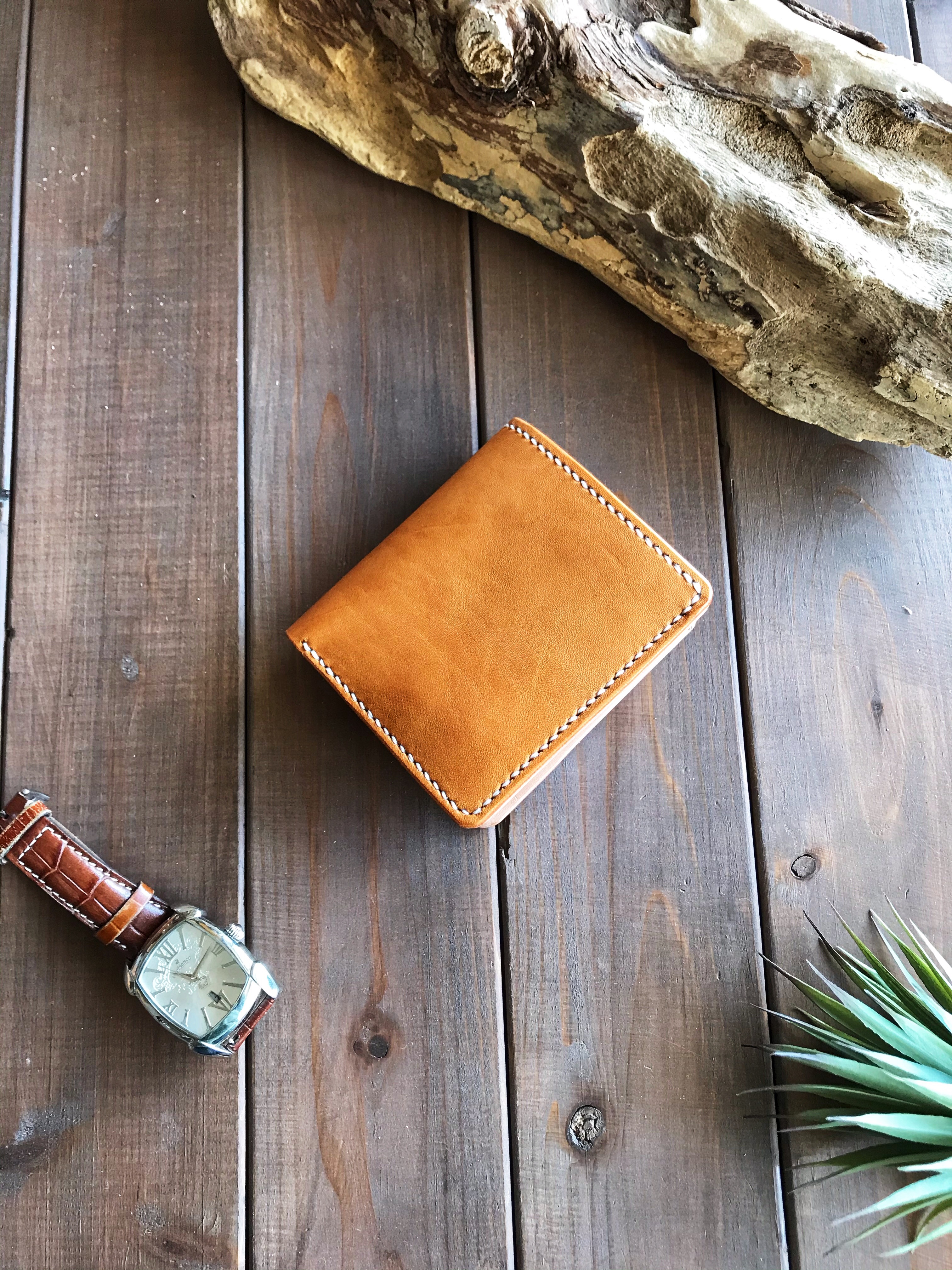 カードが沢山入る二つ折り財布