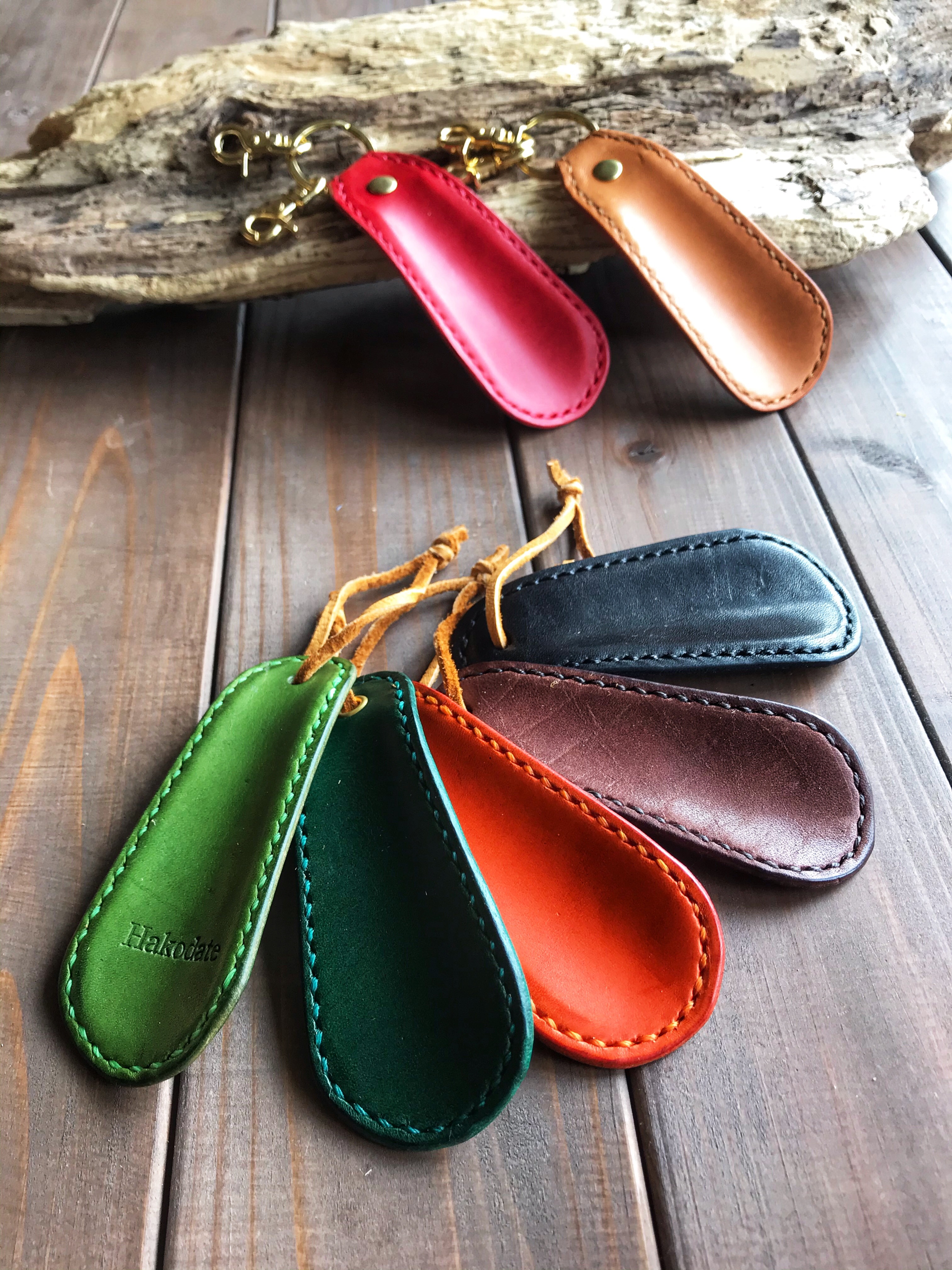 手縫いで仕上げたプレゼントにぴったりな靴ベラ