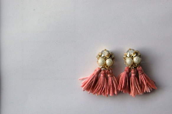 Fringe earring *PINK 1枚目の画像