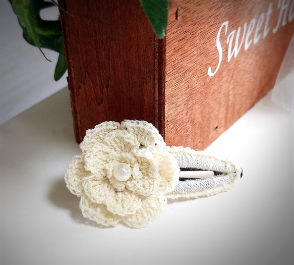 かぎ針編みのお花のパッチンピン　2個セット　2000円以上で送料無料♪ 2枚目の画像
