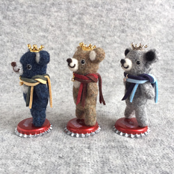 『KUMAWN/クマウン・スタンディング』6カラー展開・可愛い ・癒し・王冠・クマ・ツキノワグマ・羊毛フェルト 5枚目の画像