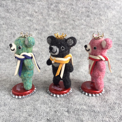 『KUMAWN/クマウン・スタンディング』6カラー展開・可愛い ・癒し・王冠・クマ・ツキノワグマ・羊毛フェルト 6枚目の画像