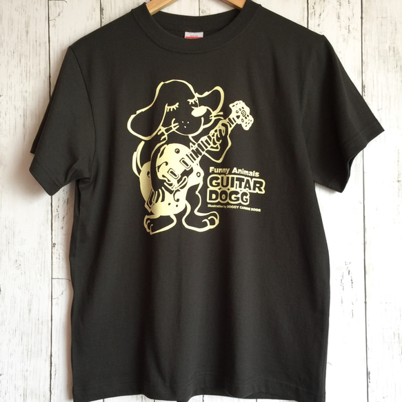 『guitar dogg/ギターケン』Tシャツ・2カラー展開/スモークブラックorオートミール・ギター・犬・ビーグル 2枚目の画像