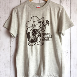 『guitar dogg/ギターケン』Tシャツ・2カラー展開/スモークブラックorオートミール・ギター・犬・ビーグル 3枚目の画像