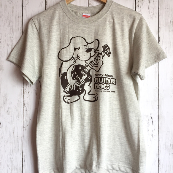 『guitar dogg/ギターケン』Tシャツ・2カラー展開/スモークブラックorオートミール・ギター・犬・ビーグル 3枚目の画像