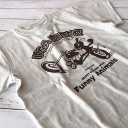 『USA RIDER/ウサライダー』レギュラー Tシャツ・スモークブラック・オートミール・うさぎ・バイク・ライダー 4枚目の画像