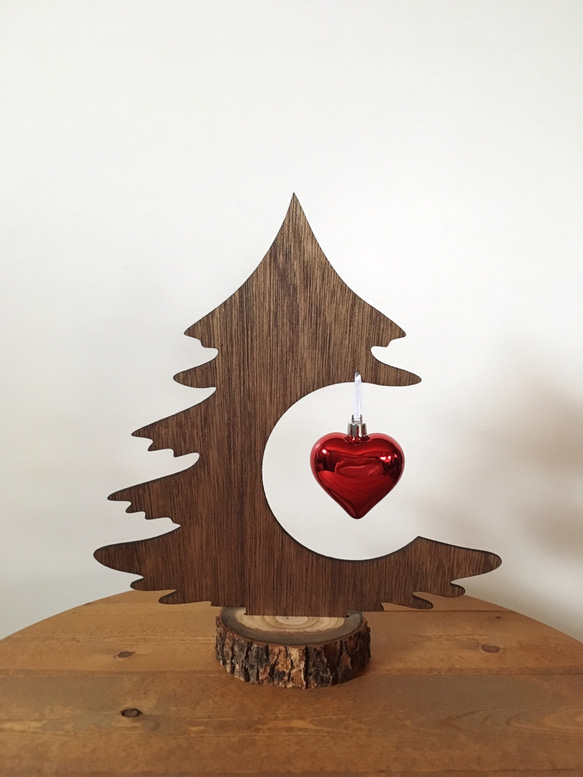 可愛い切り株のクリスマスツリー ハートのオーナメント 1枚目の画像