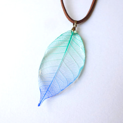 Blue ＆ Green Gradation Leaf Pendant 1枚目の画像