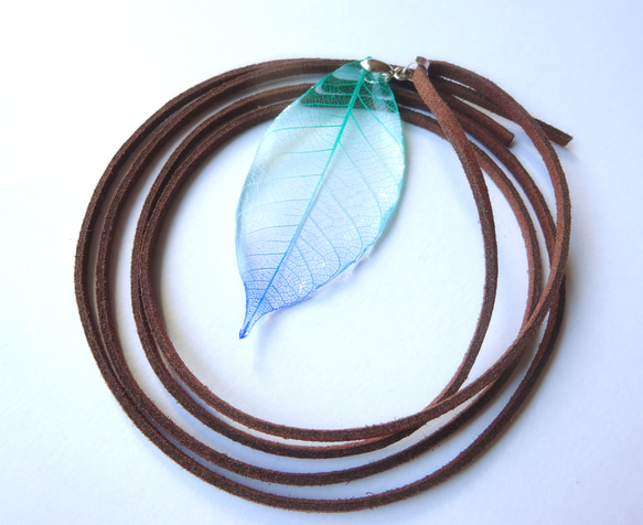 Blue ＆ Green Gradation Leaf Pendant 3枚目の画像