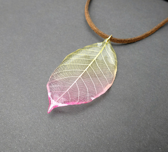 Olive Green ＆ Wine Led Gradation Leaf Pendant 5枚目の画像