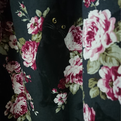 黒猫と薔薇 コットンリネン ロングスカート 4枚目の画像