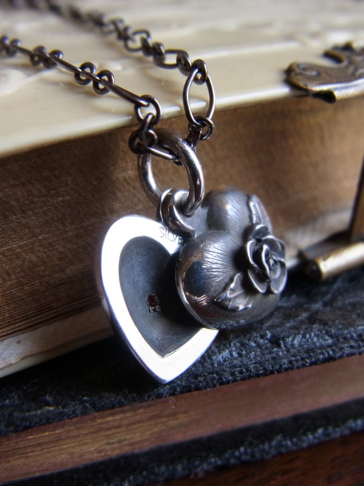 ダブルハートのネックレスネックレス・ペンダント