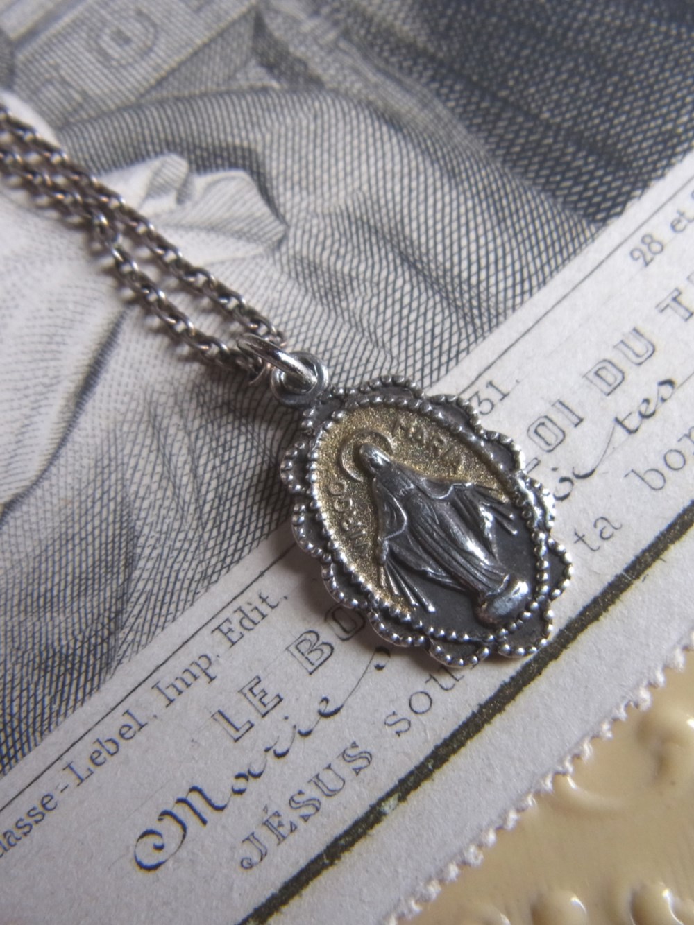 ミラクルメダイのネックレス