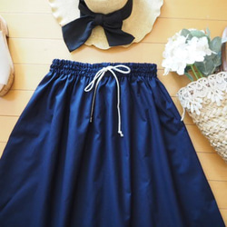 コットンリネンのシンプルギャザースカート☆フリーサイズ　ネイビー 1枚目の画像