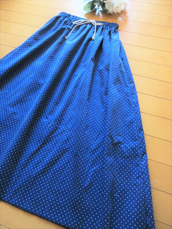 ブルーのドットがかわいい☆コーデュロイのスカート☆フリーサイズ 2枚目の画像