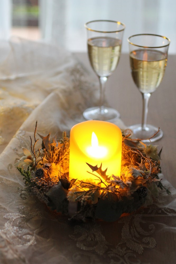 ～kobina~柊とビジューのシルバーリースとLEDキャンドルのセット/リモコン付き 6枚目の画像