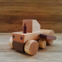 木のおもちゃ　ロードローラー車 4枚目の画像