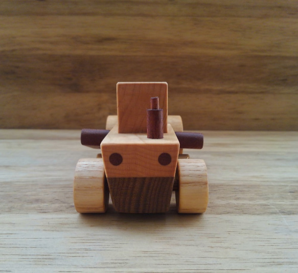 木のおもちゃ　ロードローラー車 5枚目の画像