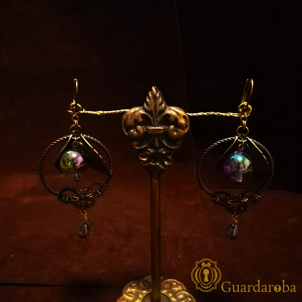 水晶の実をつける花のピアス：ミネルヴァ