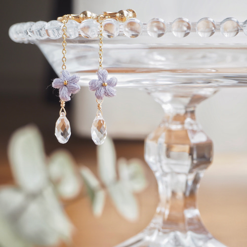 レース編み小花とスワロフスキーのイヤリング（ピアス） イヤリング