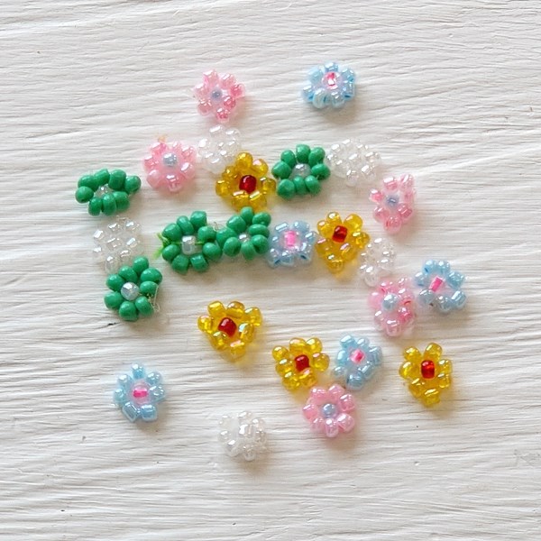 RimO さま】antique beads ❀ お花の形 ビーズオーナメント