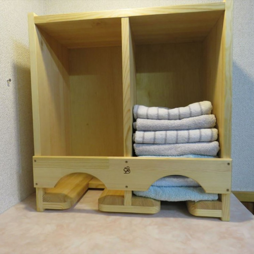 手作りタオル収納棚 製作工程道具改善で値下げします。上から入れて下から順番に取り出し