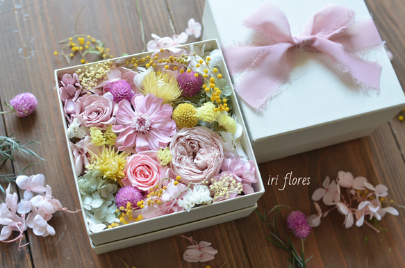 ミモザ ×ローズのFlower Box 結婚祝い　贈呈品 2枚目の画像