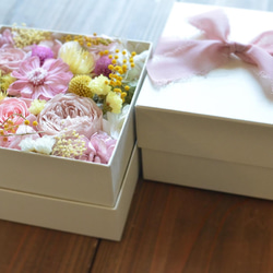 ミモザ ×ローズのFlower Box 結婚祝い　贈呈品 3枚目の画像