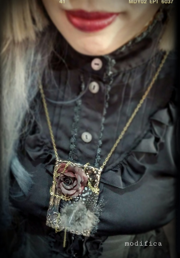 dark rose father necklace 3枚目の画像