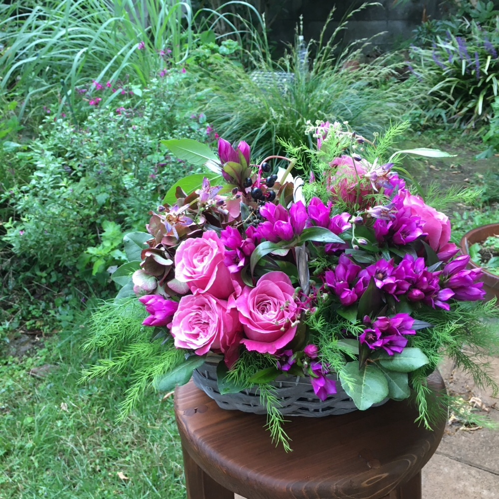 季節の生花ギフトアレンジメントC