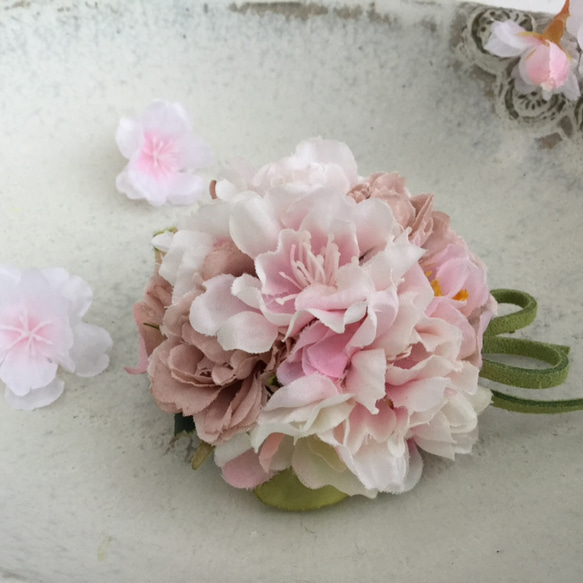 桜とローズのコサージュ　ピンクベージュ 1枚目の画像