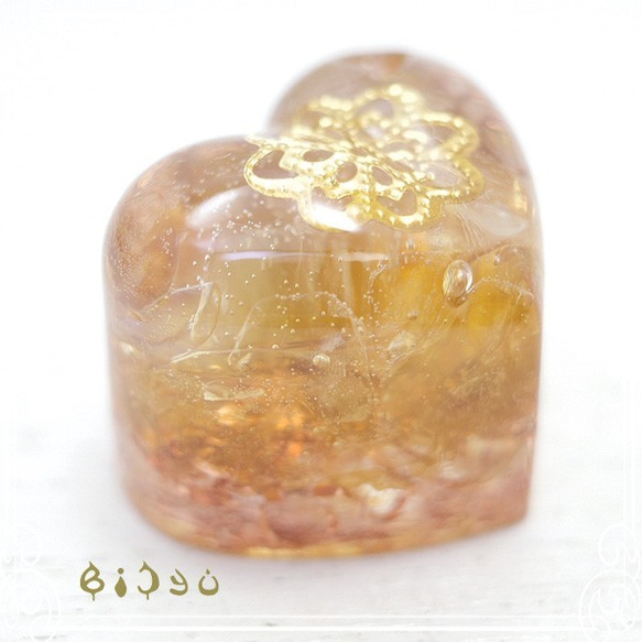 [再次上架] Bishu 豐滿心形花飾 Citrine Orgonite de-15-bj-160cc 第2張的照片