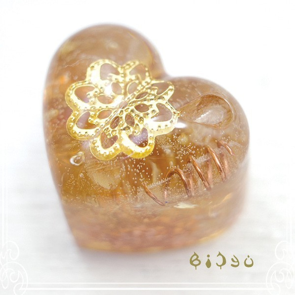 [再次上架] Bishu 豐滿心形花飾 Citrine Orgonite de-15-bj-160cc 第3張的照片