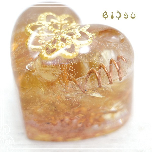 [再次上架] Bishu 豐滿心形花飾 Citrine Orgonite de-15-bj-160cc 第4張的照片