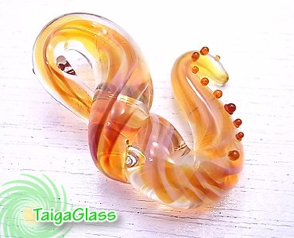 TaigaGlass≪クリアオレンジ≫スネーク風ペンダントトップtg6382 2枚目の画像