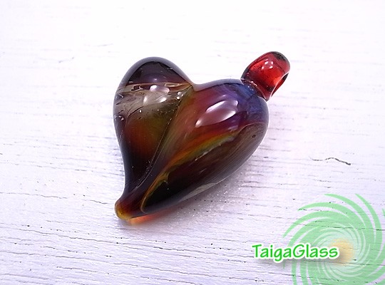 TaigaGlassハートペンダントトップtg6378